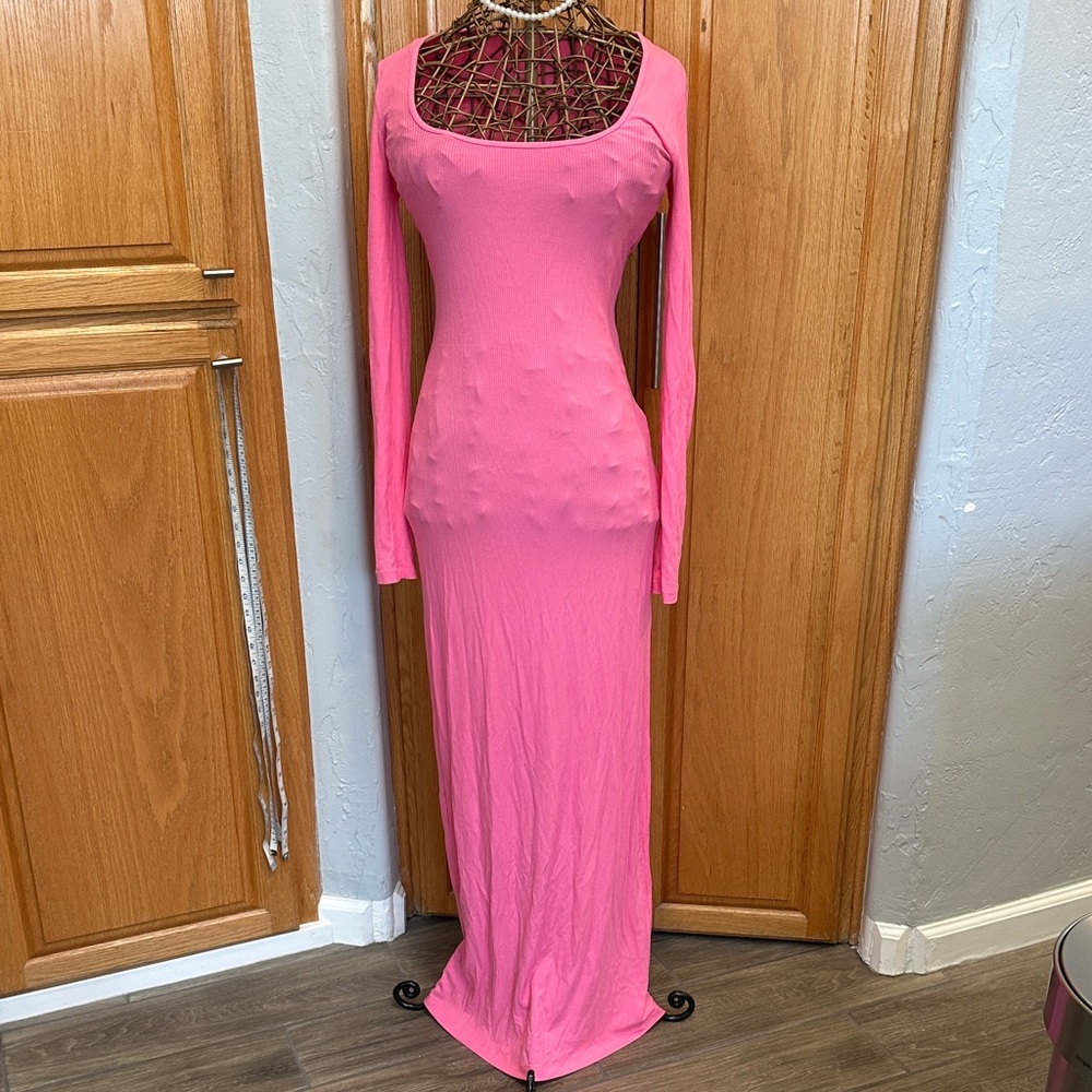 Pumiey Pink Long Sleeve Ribbed Maxi Dress, Size Large.